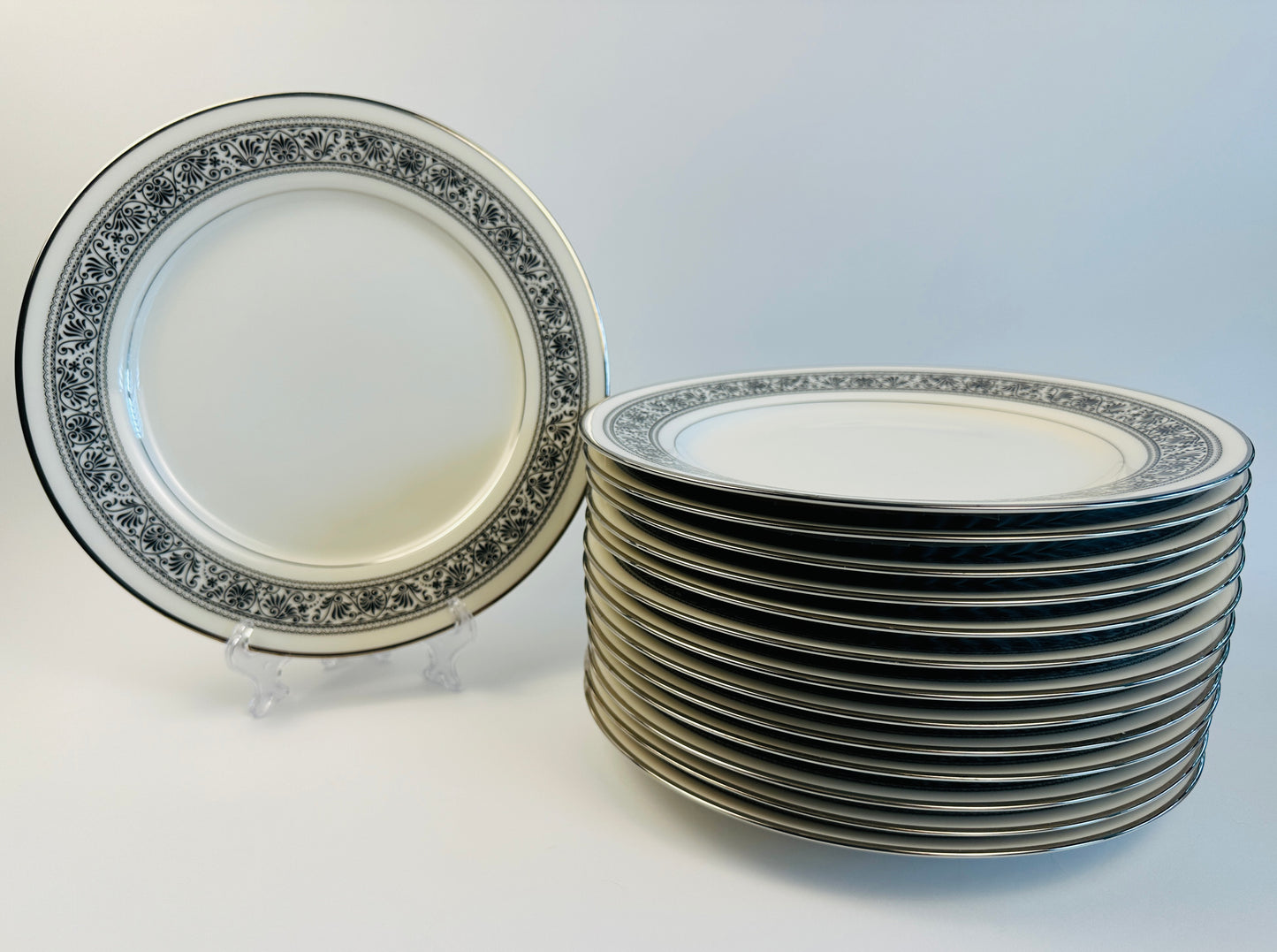 Noritake Prelude Dinner Plates Set of Fourteen