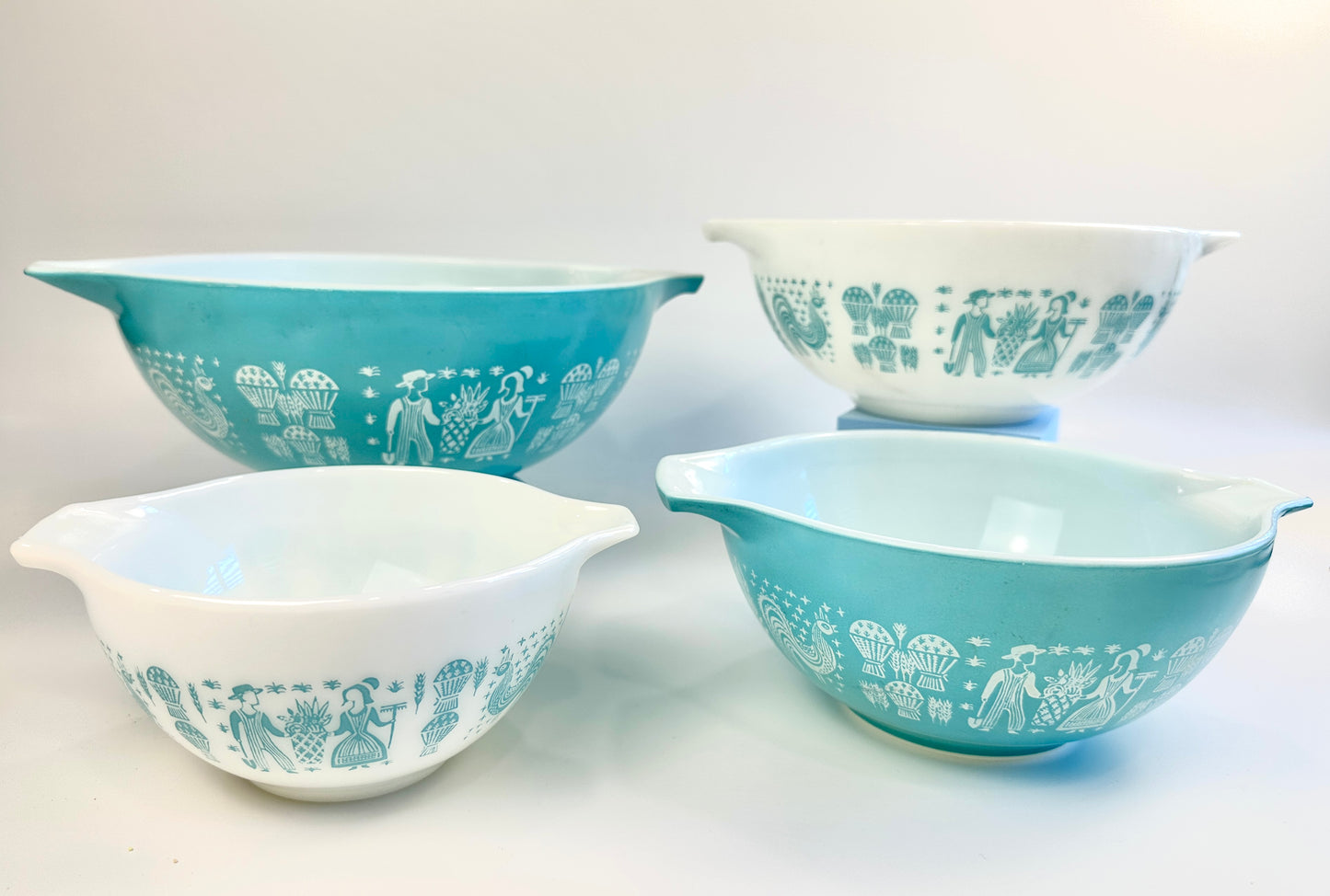 Pyrex Cinderella/Turquoise Amish Butterprint Bowl Set