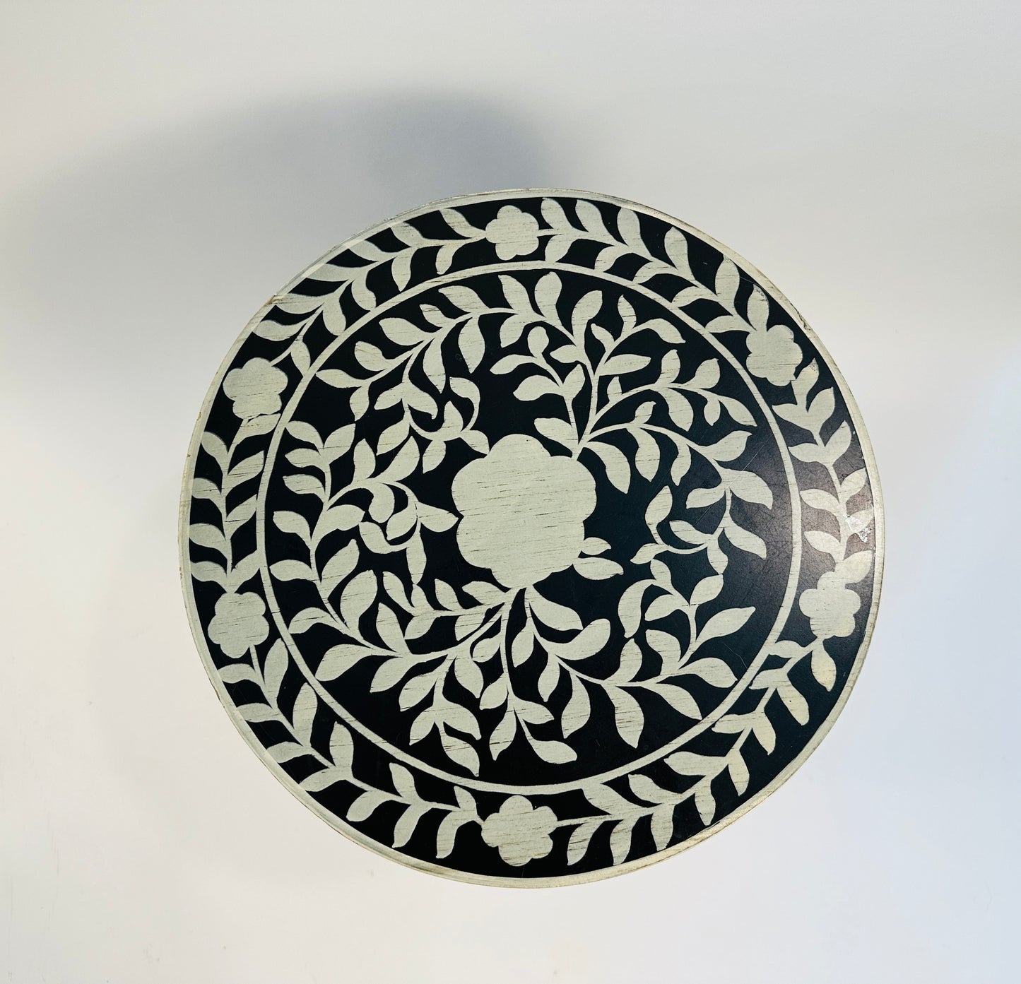 Black & White Floral Motif Drum Table